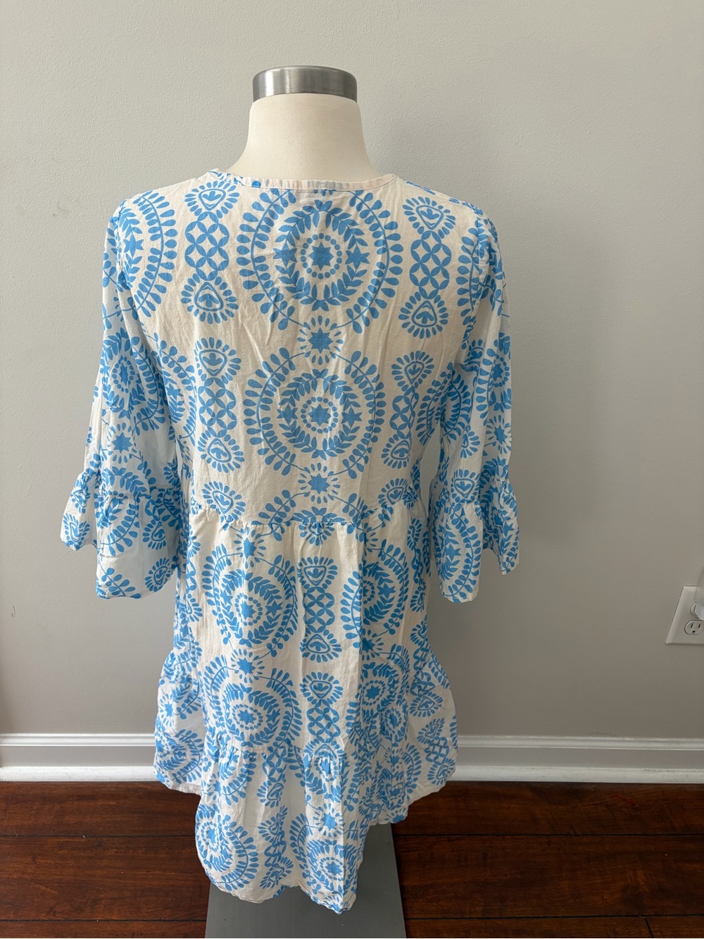 SAIPH Lab Santorini White Mini Dress Blue Medallion Print Sz M Coastal Cottage - Picture 6 of 9